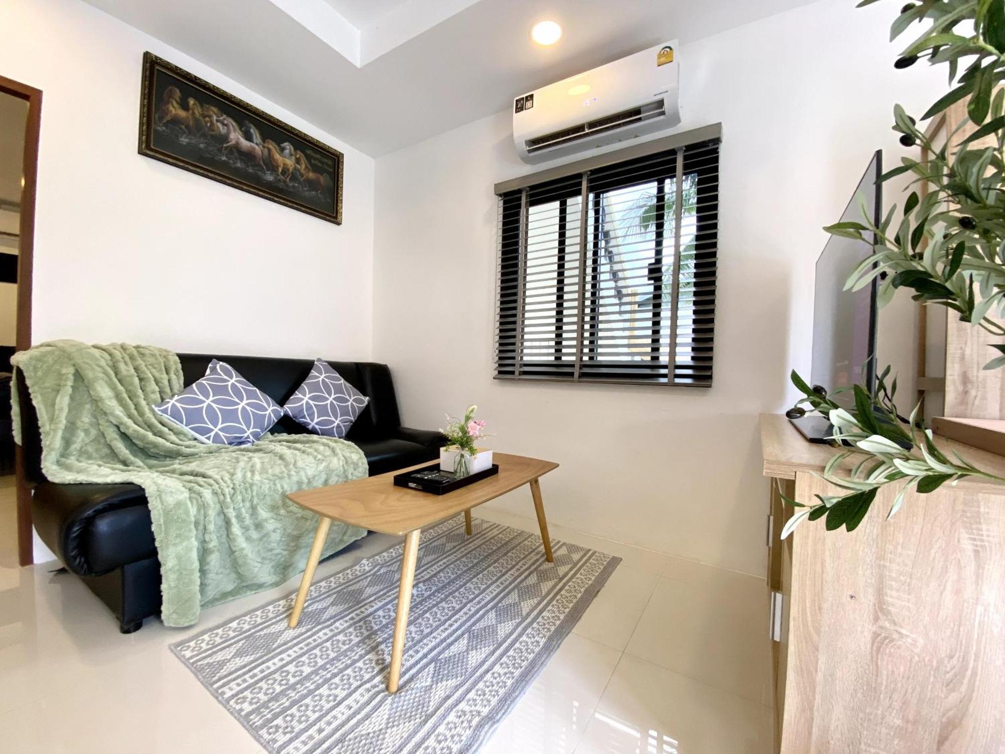 छुट्टी का घर Chonlada - 2 Bedroom Pool Access - *